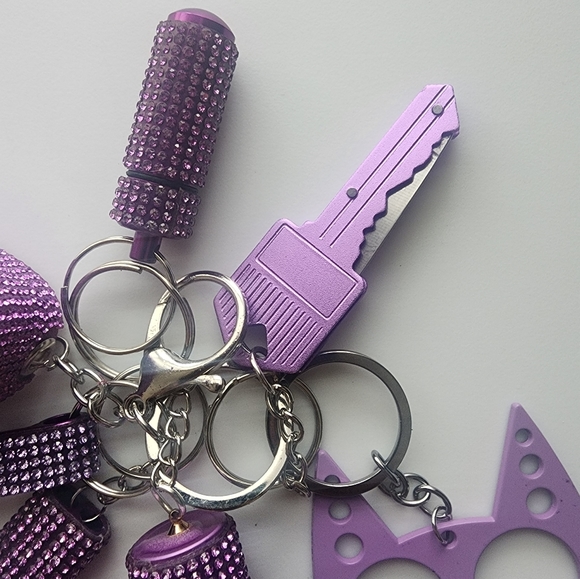 🔥7-PIECE WOMEN KEYCHAIN FOR TRAVELING🔥 - Picture 2 of 6